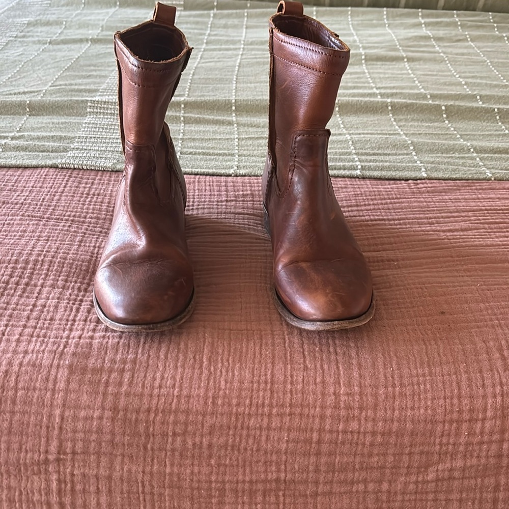 Frye boots.  Cara short. Size 7 B.cognac
